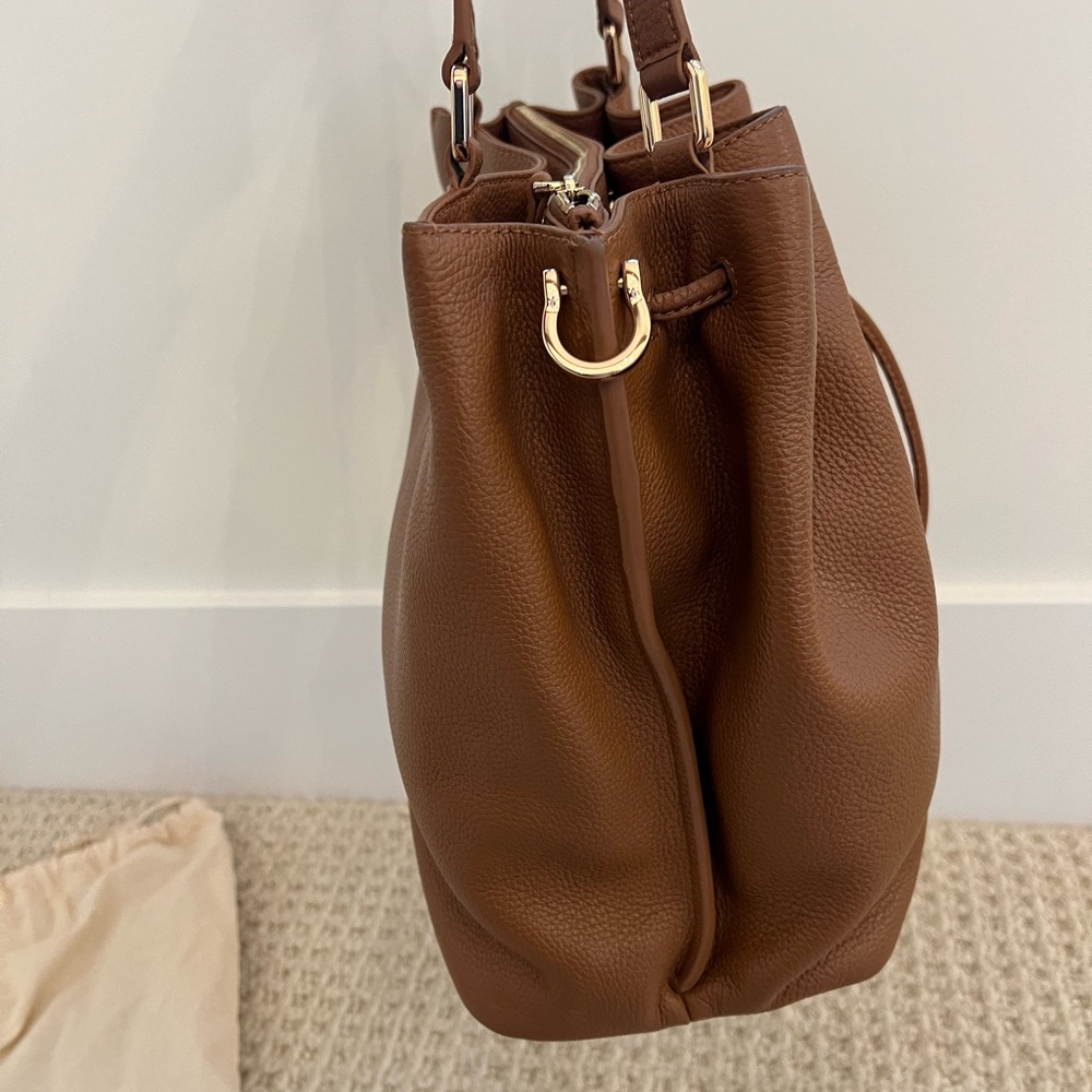 Quince Italian Leather Bucket Bag - Picture 4 of 14